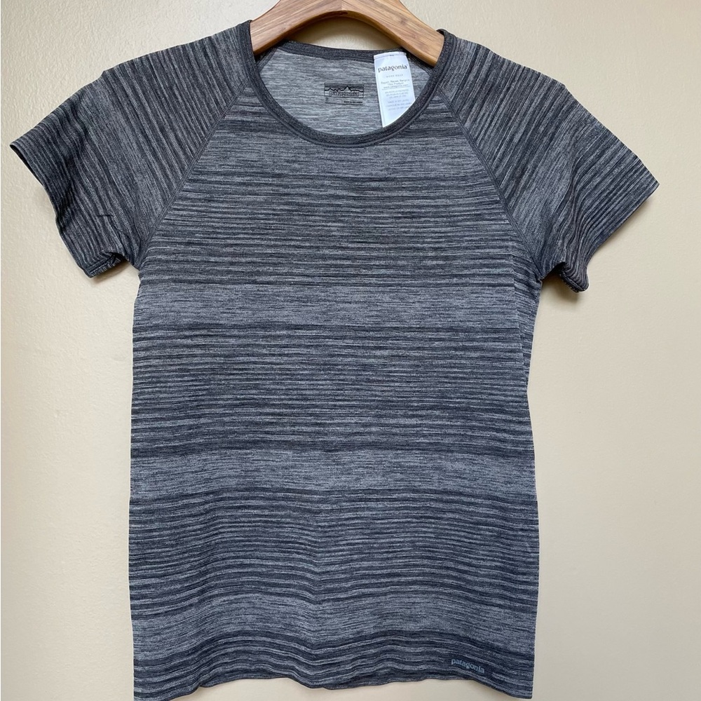 Patagonia Shirt Womens Small Grey Black Workout Shirt Outdoor Hiking Athletic
